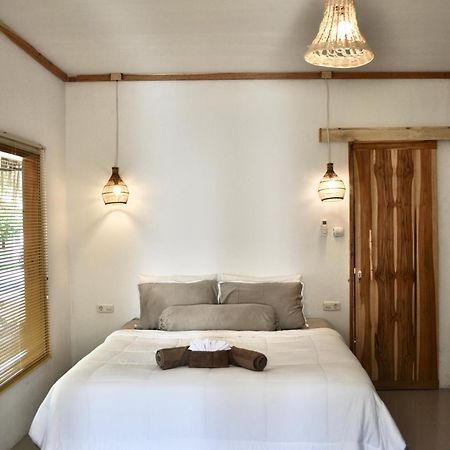Ripbowl Guest House セロング・ベラナク エクステリア 写真