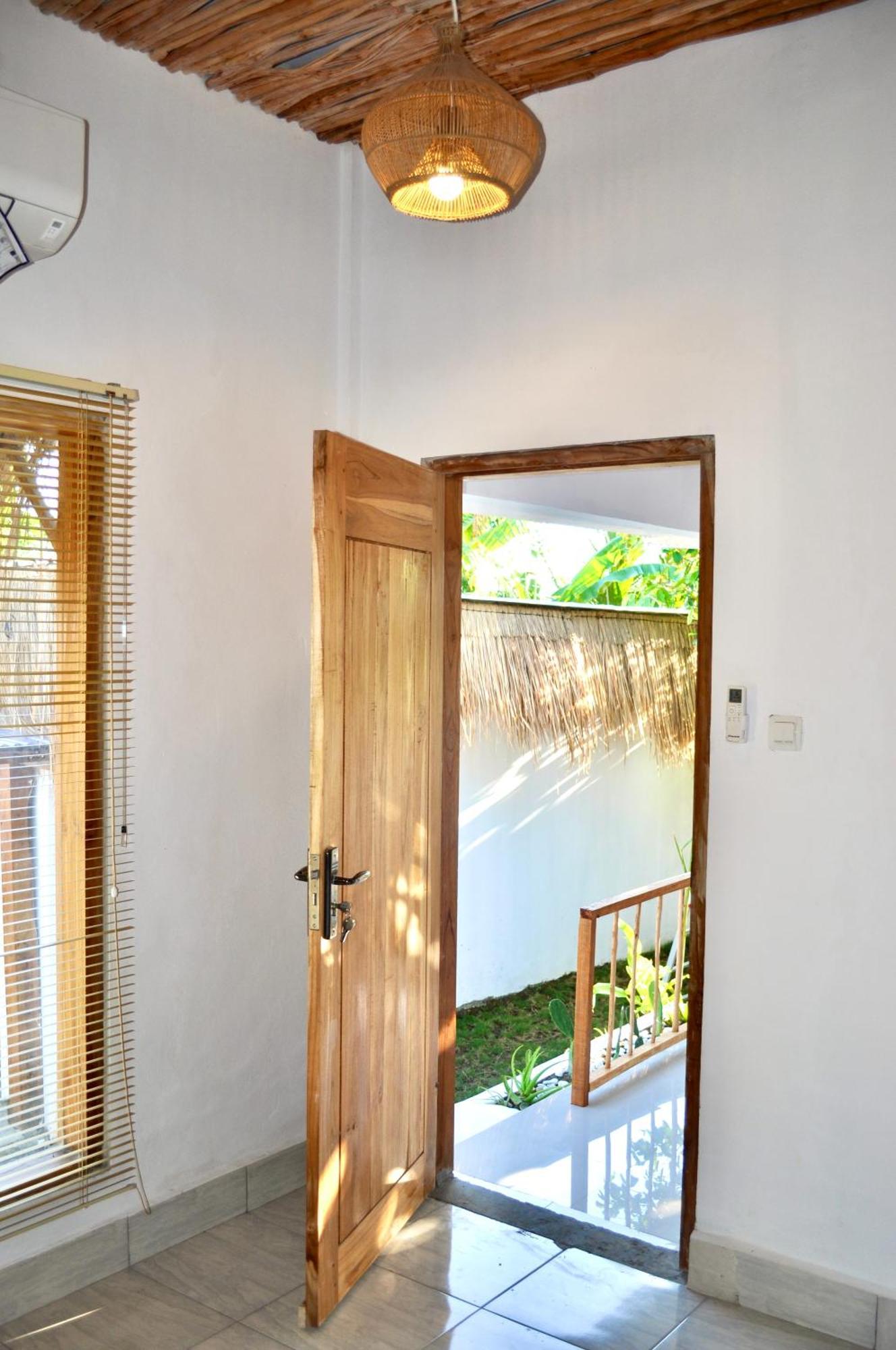 Ripbowl Guest House セロング・ベラナク エクステリア 写真