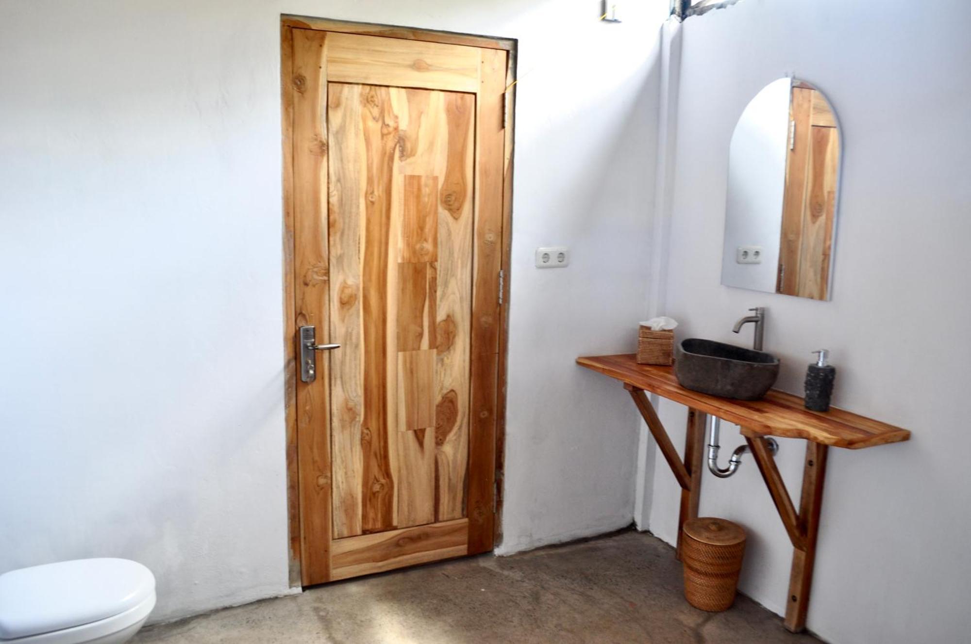 Ripbowl Guest House セロング・ベラナク エクステリア 写真